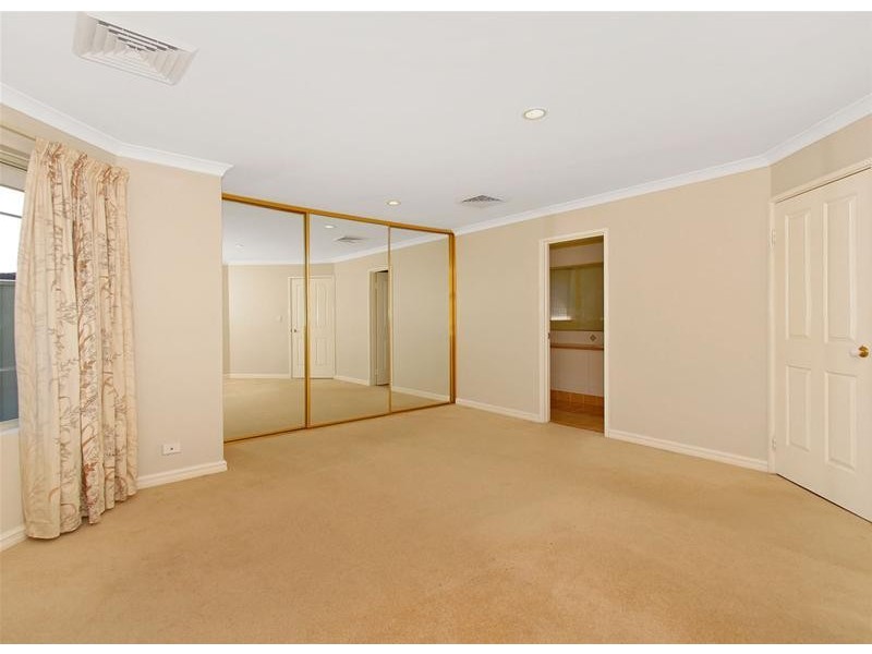 395 Kingsway, Landsdale WA 6065