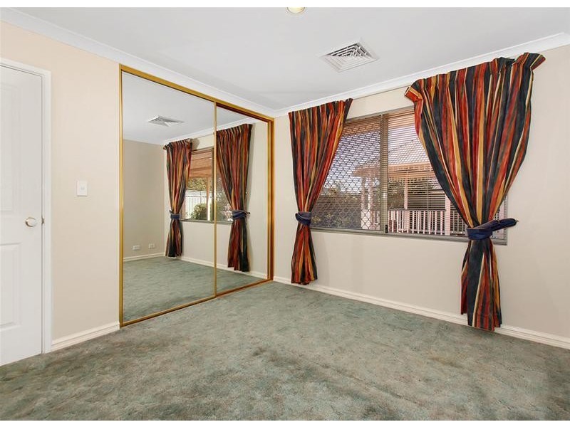 395 Kingsway, Landsdale WA 6065