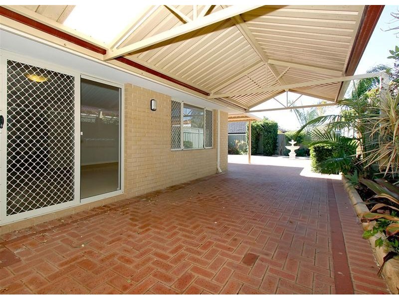 395 Kingsway, Landsdale WA 6065