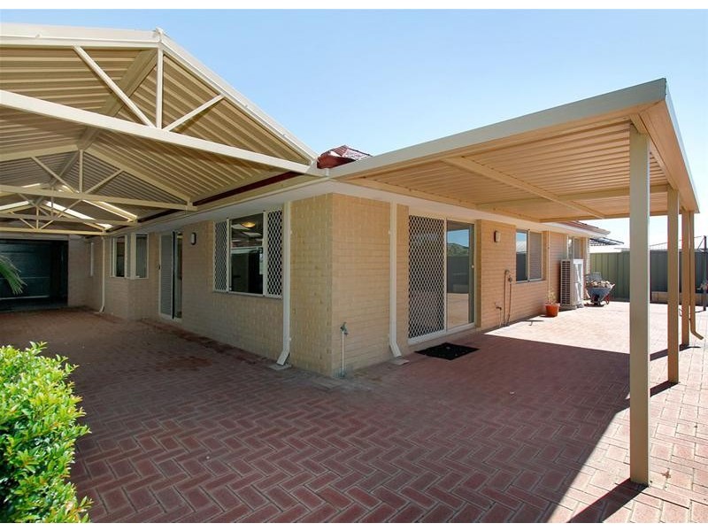 395 Kingsway, Landsdale WA 6065