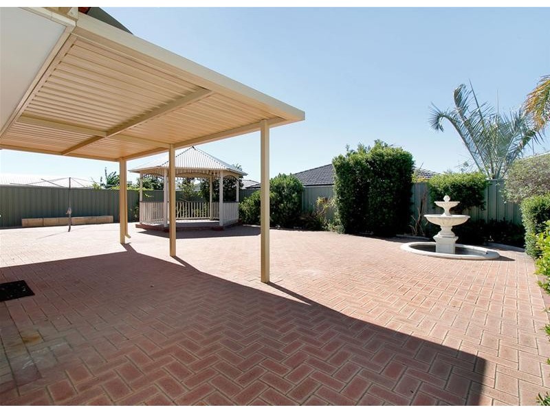 395 Kingsway, Landsdale WA 6065