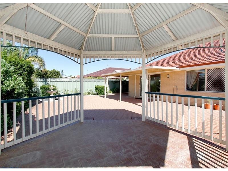 395 Kingsway, Landsdale WA 6065