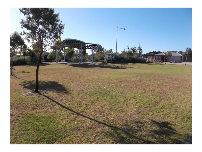 15 Bentham Turn, Banksia Grove WA 6031