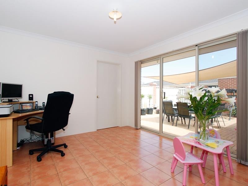 8/5 Yarra Court, Carramar WA 6031