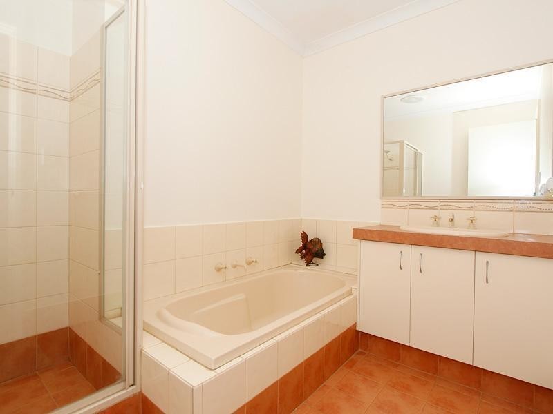 8/5 Yarra Court, Carramar WA 6031