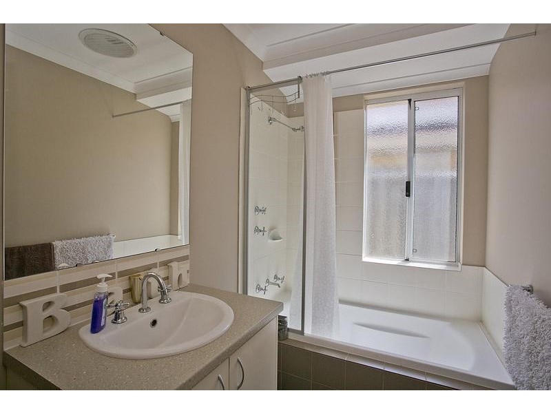 29 Grandis Boulevard, Banksia Grove WA 6031