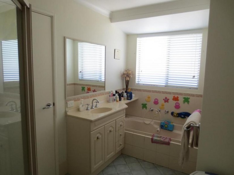 4 Eucumbene Crescent, Joondalup WA 6027