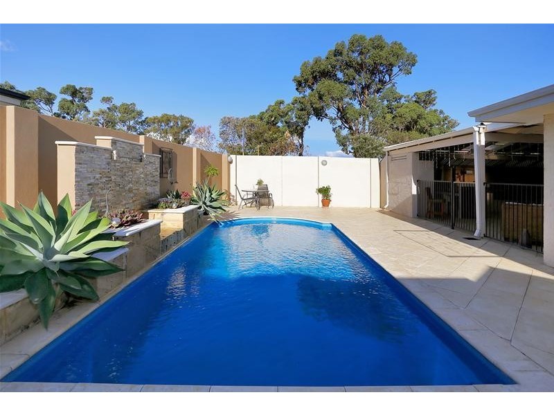 77 Willespie Drive, Pearsall WA 6065