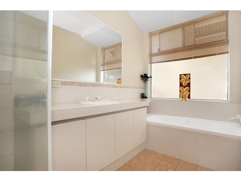 77 Willespie Drive, Pearsall WA 6065