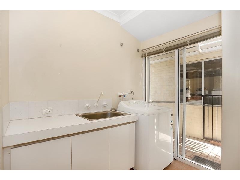 77 Willespie Drive, Pearsall WA 6065