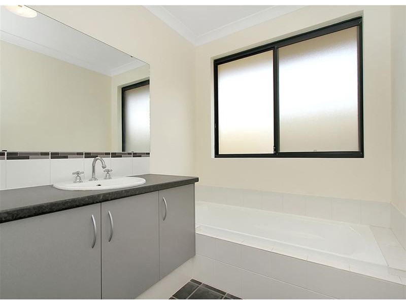 3 Lynella Circuit, Banksia Grove WA 6031