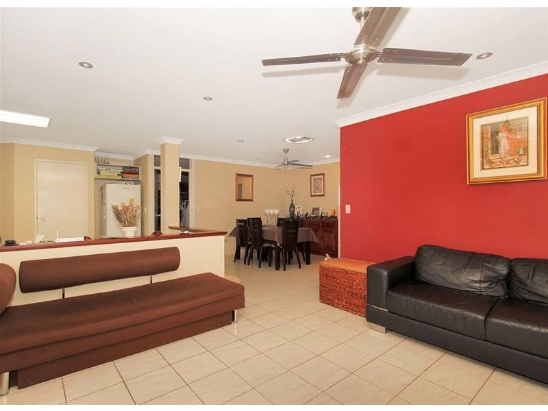 18 Clermont Gardens, Currambine WA 6028