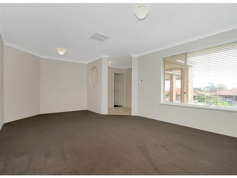 19B Stonehaven Parade, Kinross WA 6028