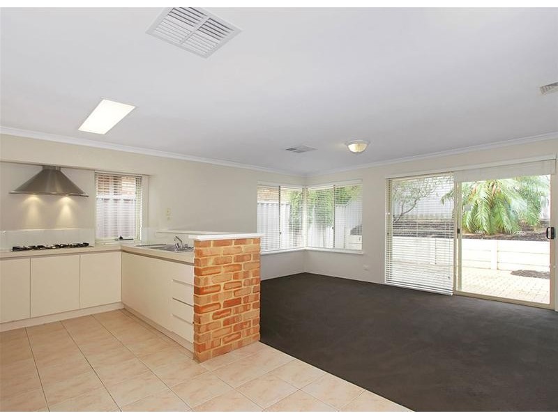 19B Stonehaven Parade, Kinross WA 6028