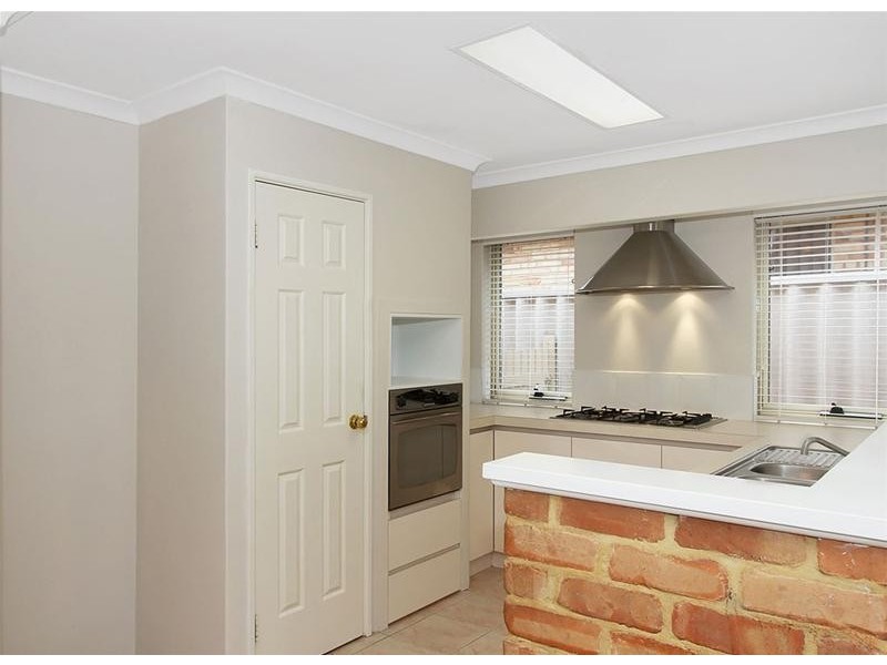 19B Stonehaven Parade, Kinross WA 6028