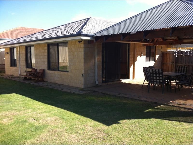 69 MacNaughton Crescent, Kinross WA 6028