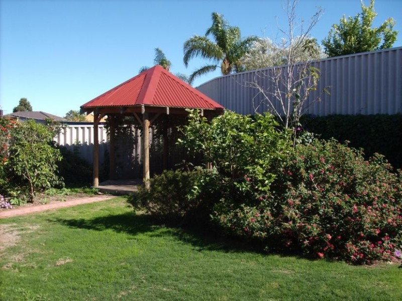 31 St Stephens CRESCENT, Tapping WA 6065