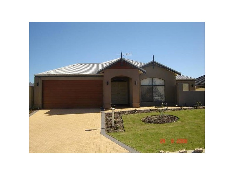 11 Newgain Crescent, Carramar WA 6031