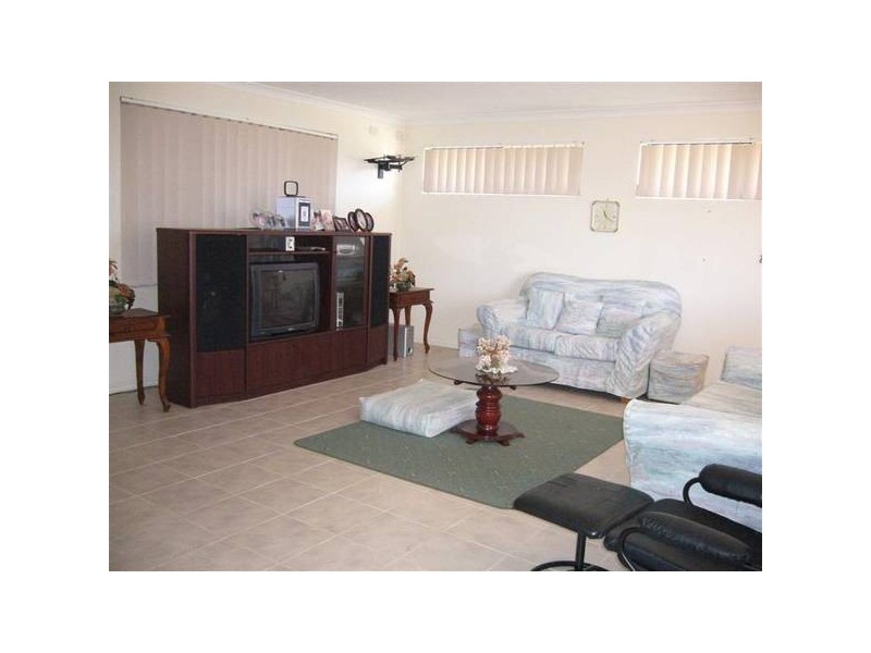 16 Clivedon Court, Ballajura WA 6066