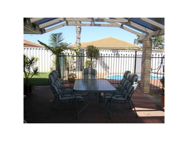 16 Clivedon Court, Ballajura WA 6066