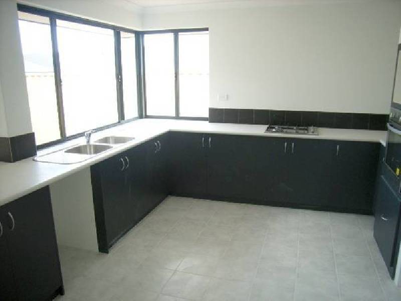 6 Champaigne Drive, Tapping WA 6065