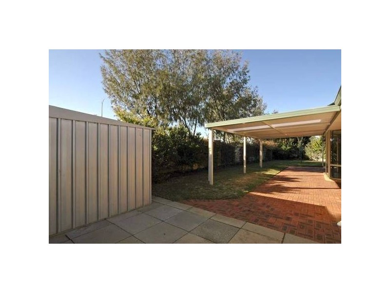 8 Whim Court, Kinross WA 6028