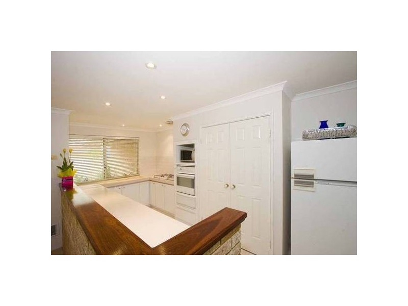 16 St Helena Way, Iluka WA 6028