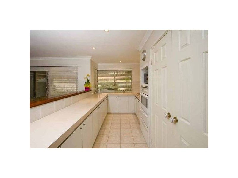 16 St Helena Way, Iluka WA 6028