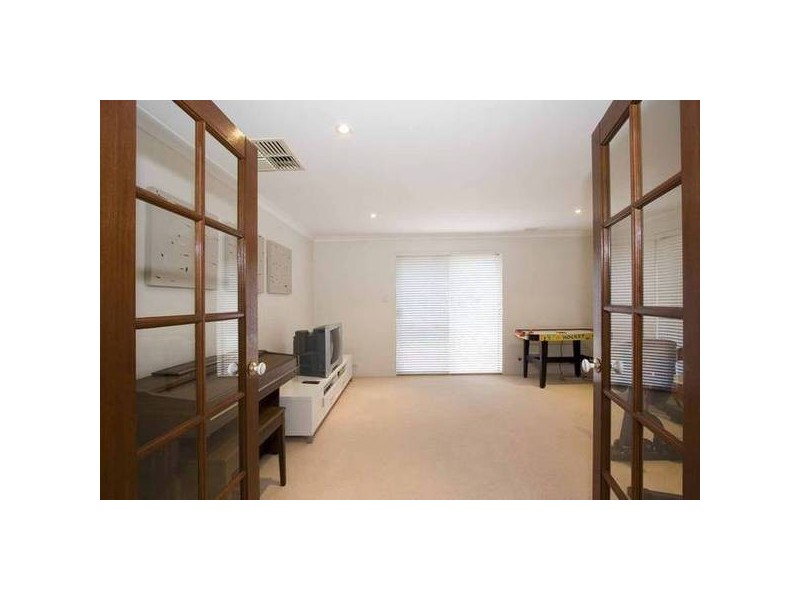 16 St Helena Way, Iluka WA 6028