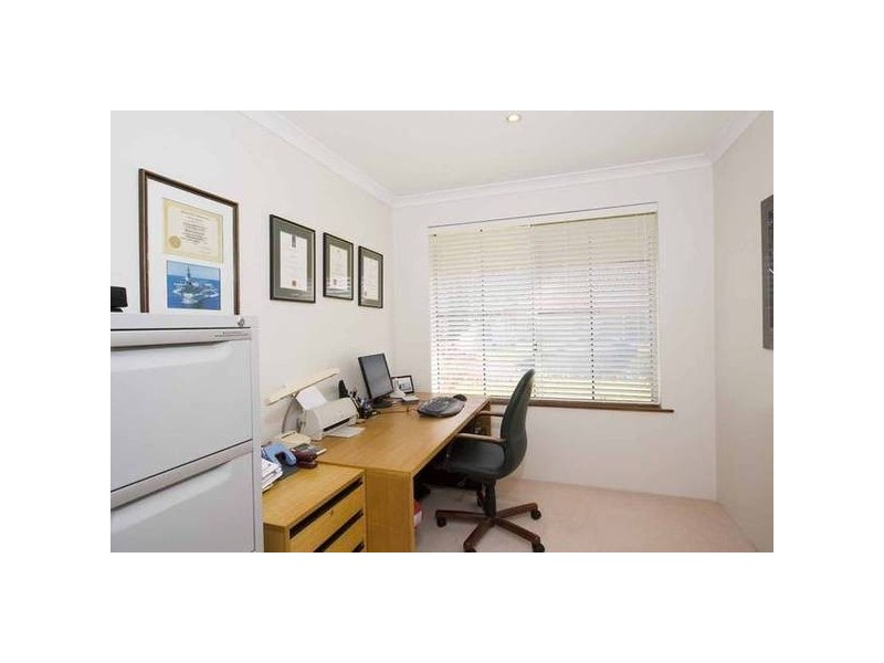 16 St Helena Way, Iluka WA 6028