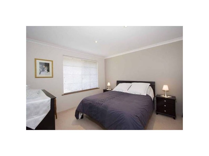 16 St Helena Way, Iluka WA 6028