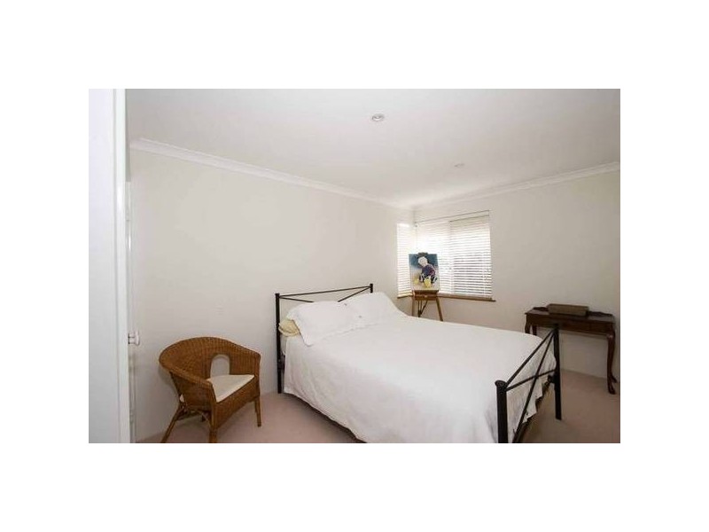 16 St Helena Way, Iluka WA 6028