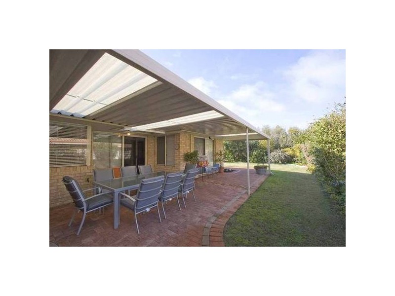 16 St Helena Way, Iluka WA 6028