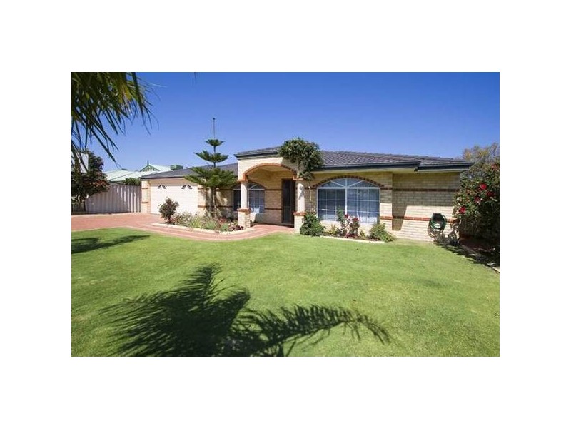 24 Edinburgh Avenue, Kinross WA 6028