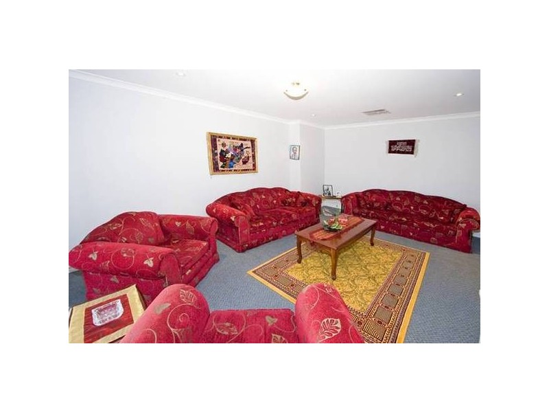 24 Edinburgh Avenue, Kinross WA 6028