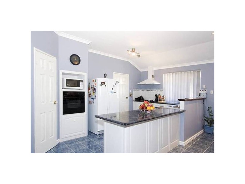 24 Edinburgh Avenue, Kinross WA 6028