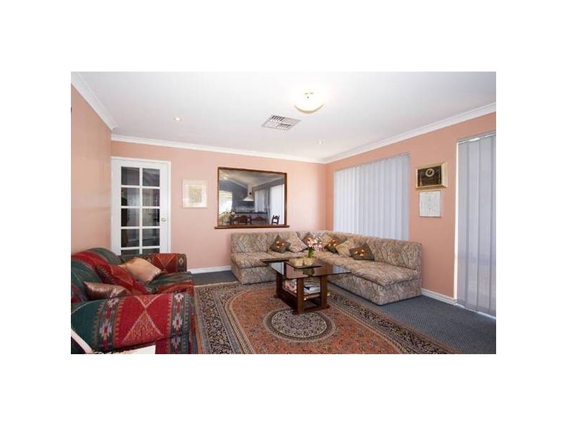 24 Edinburgh Avenue, Kinross WA 6028