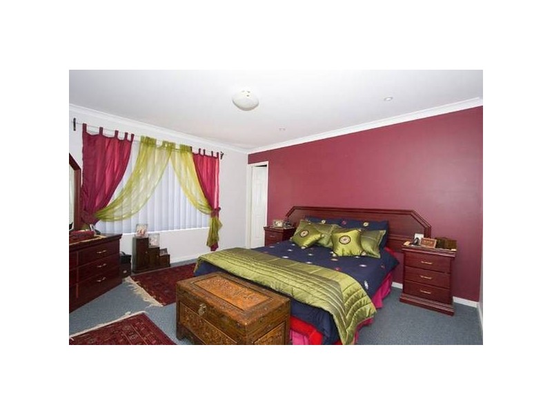 24 Edinburgh Avenue, Kinross WA 6028