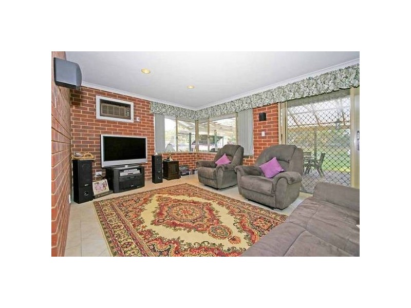 102 Tranquil Drive, Carramar WA 6031