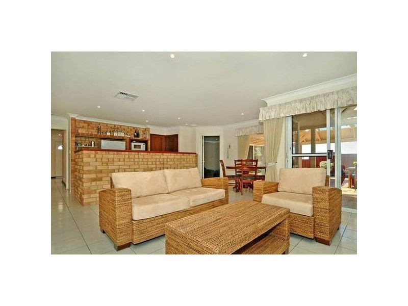 19 Carmen Court, Joondalup WA 6027