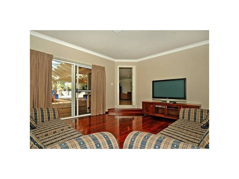 19 Carmen Court, Joondalup WA 6027