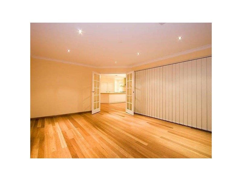 30 Fineview Crescent, Carramar WA 6031