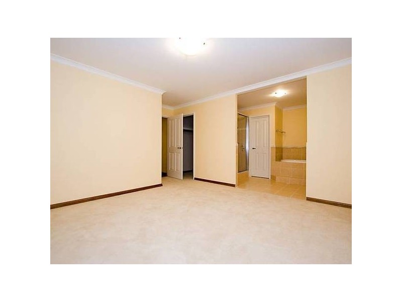 30 Fineview Crescent, Carramar WA 6031