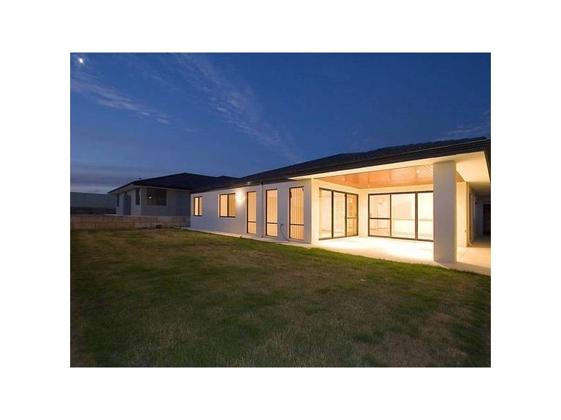 30 Fineview Crescent, Carramar WA 6031