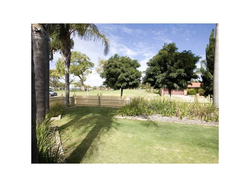 10 Malden Road, Kingsley WA 6026