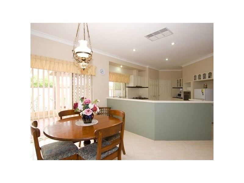 4 Manitoba Court, Joondalup WA 6027