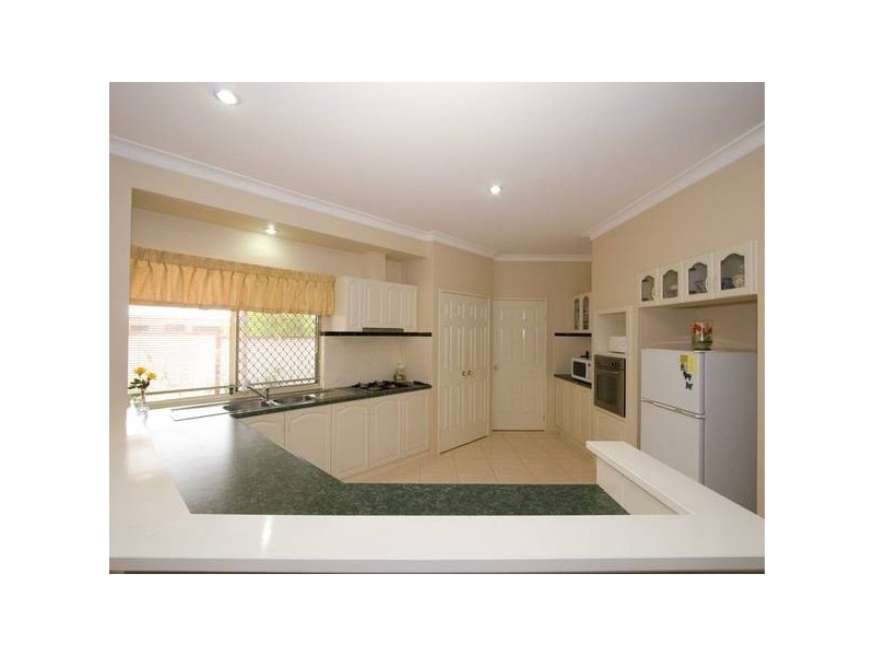 4 Manitoba Court, Joondalup WA 6027