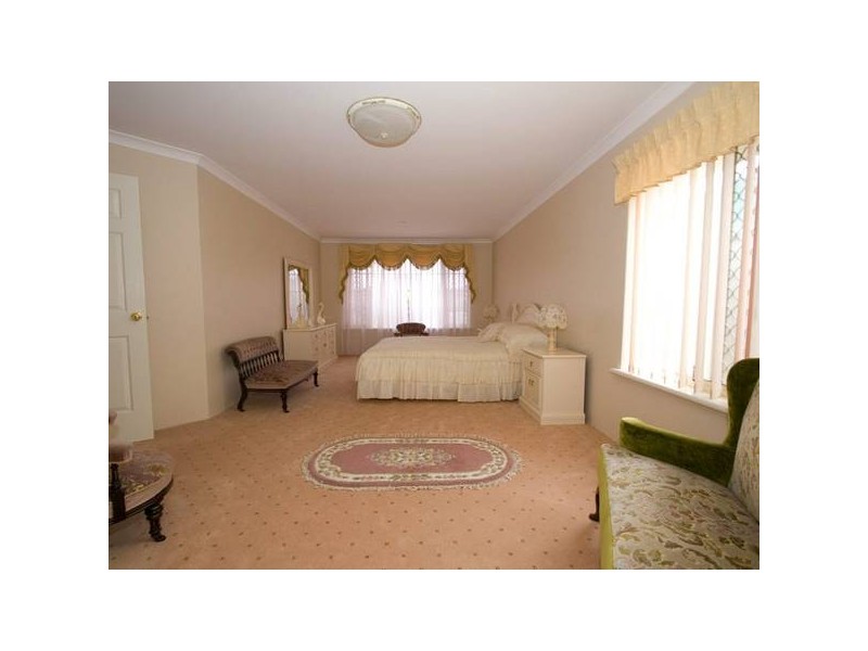 4 Manitoba Court, Joondalup WA 6027