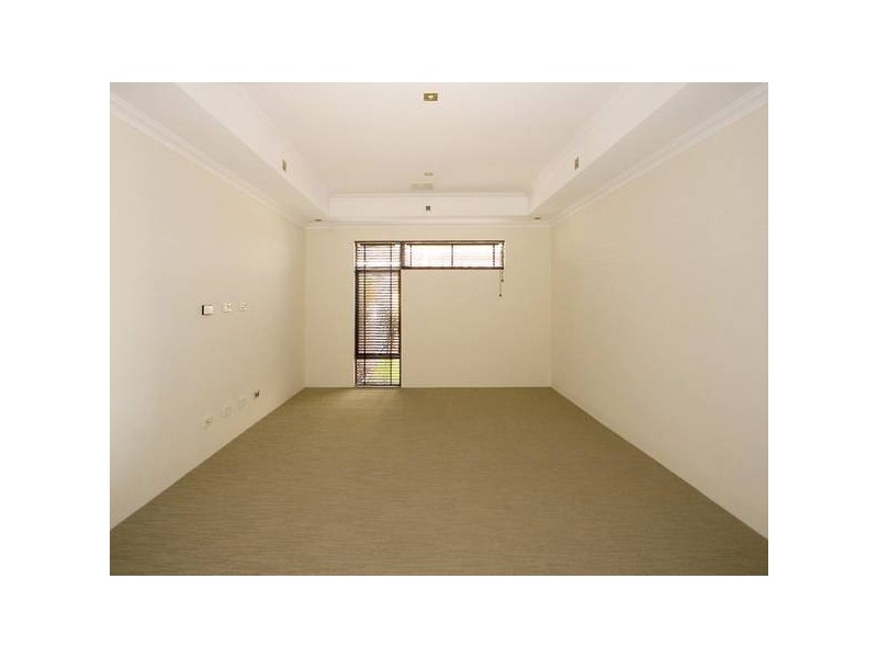 24 Riverlinks Drive, Clarkson WA 6030