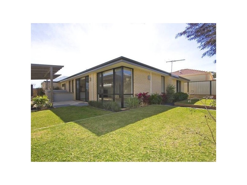 24 Riverlinks Drive, Clarkson WA 6030